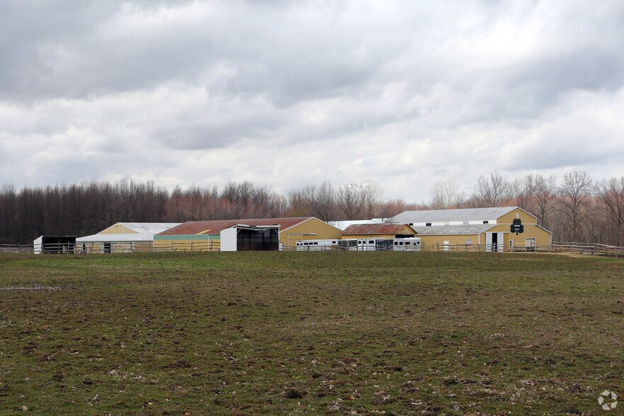 17332 Avon Belden Rd, Grafton, OH for sale - Primary Photo - Image 1 of 1