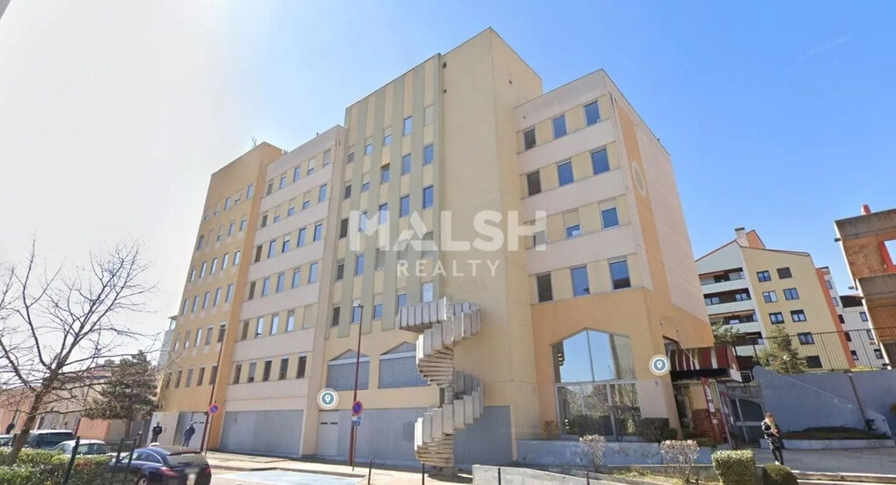 Office in Roanne for lease - Building Photo - Image 1 of 14