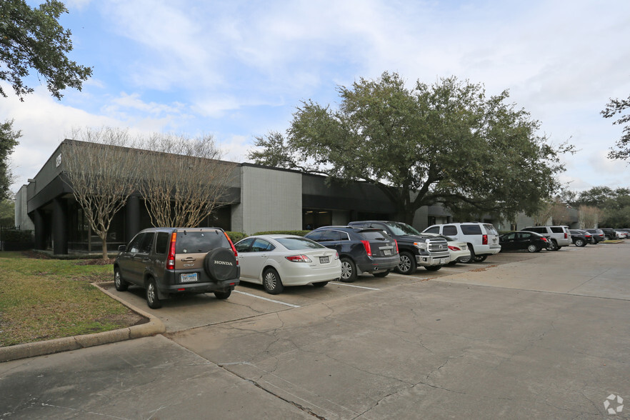 900 S Loop Fwy W, Houston, TX for lease - Primary Photo - Image 2 of 13