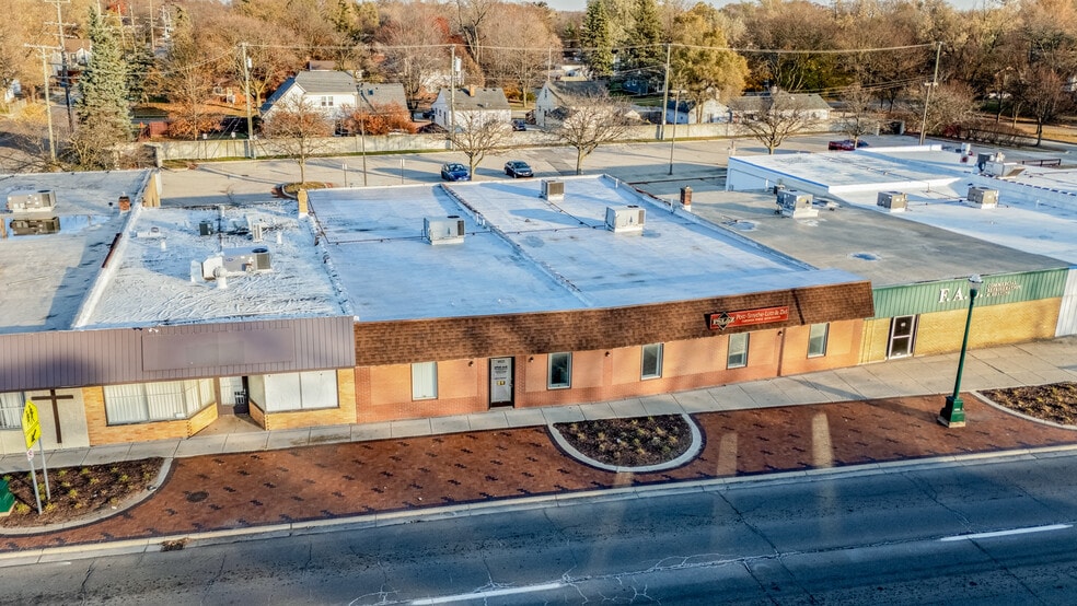 4615-4621 S Wayne Rd, Wayne, MI for sale - Building Photo - Image 2 of 66