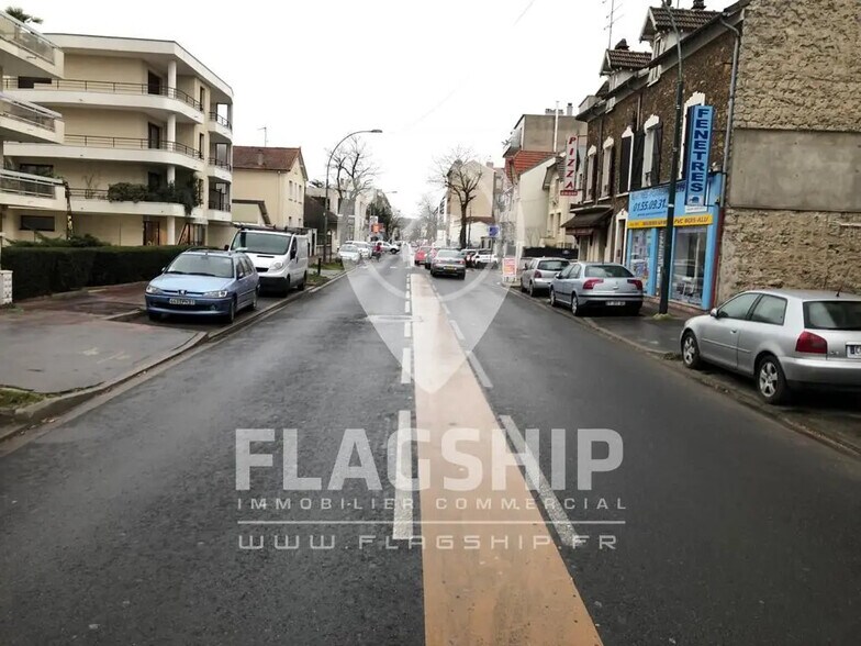 Retail in Saint-Maur-des-Fossés for lease - Building Photo - Image 1 of 1