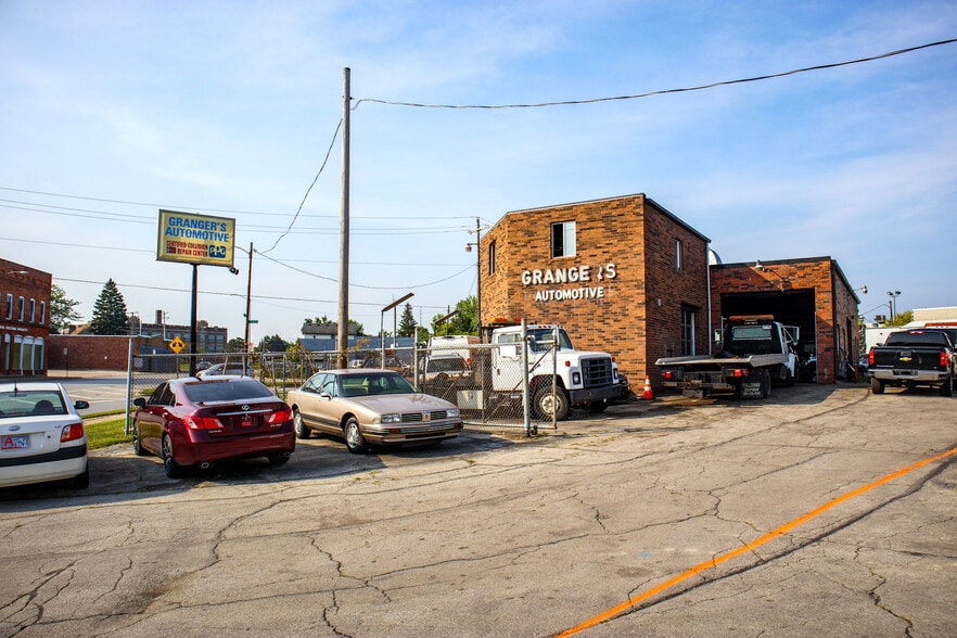 325 1st St, Toledo, OH for sale - Building Photo - Image 1 of 36