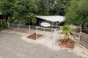 Knotin' Top - Airbnb Property