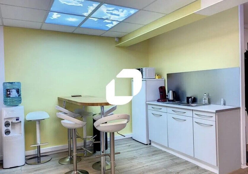 Office in Marly for sale - Interior Photo - Image 2 of 3