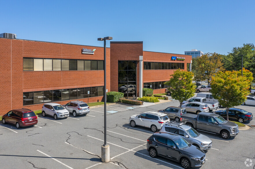 15800-15810 Gaither Dr, Gaithersburg, MD for lease - Building Photo - Image 3 of 8