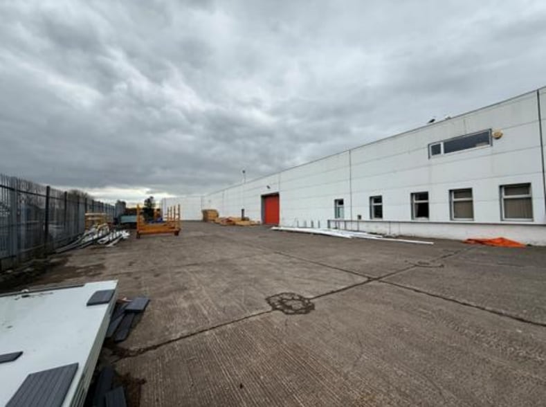 Pitreavie Cres, Dunfermline for lease - Building Photo - Image 2 of 3