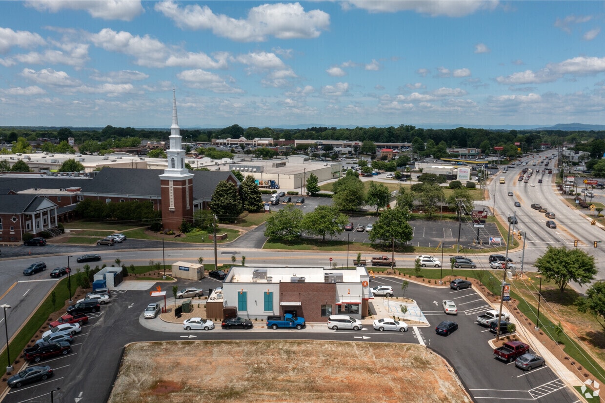 200 S Main St, Mauldin, SC 29662 Popeyes