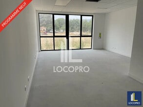 Office in Aubagne for lease Interior Photo- Image 2 of 5