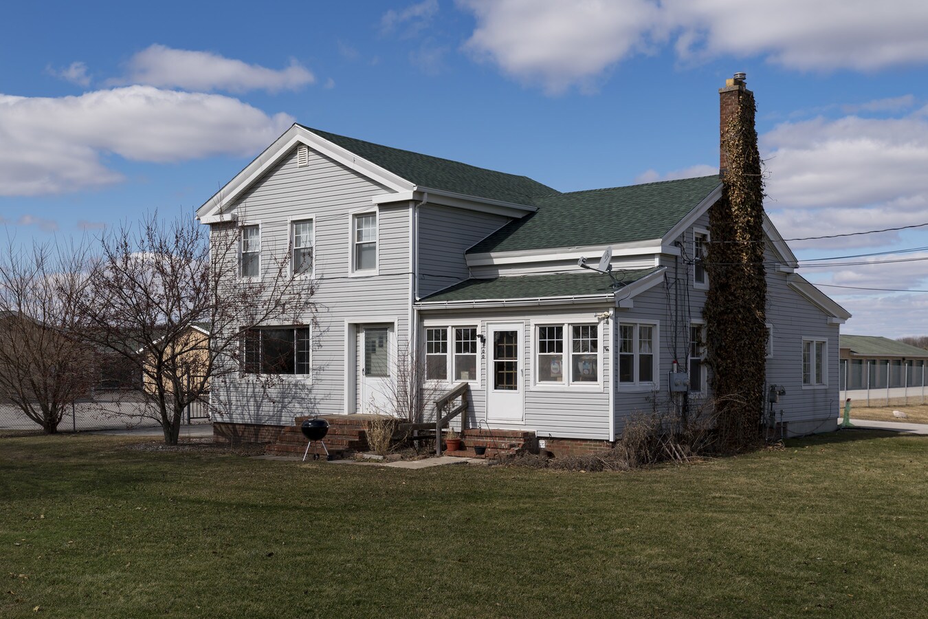 100 W Sterns Rd, Temperance, MI 48182