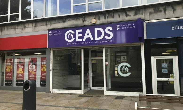 24 Parker Ln, Burnley for sale - Primary Photo - Image 1 of 1