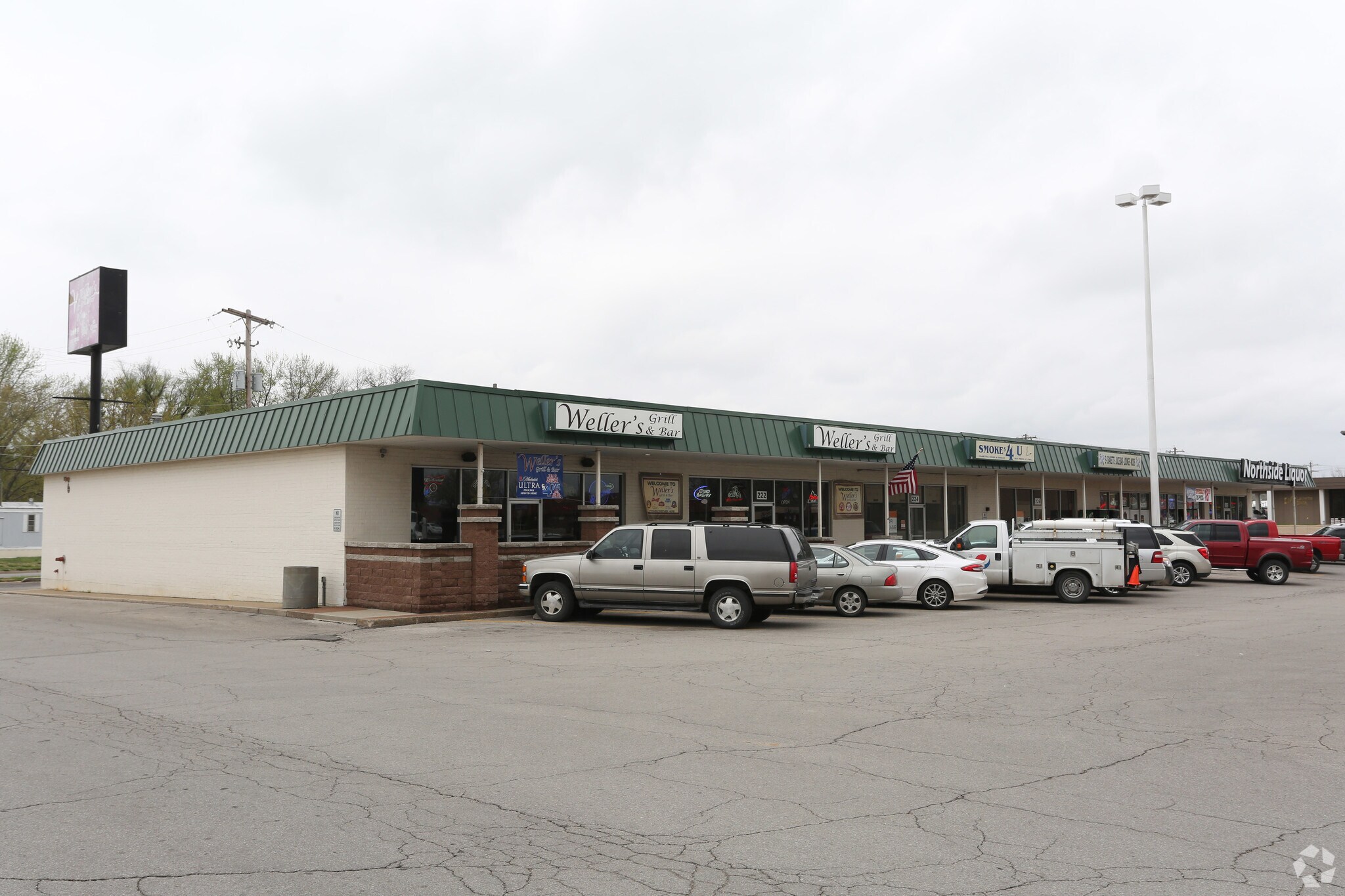 220-232 NW Independence Ave, Topeka, KS for sale Primary Photo- Image 1 of 1
