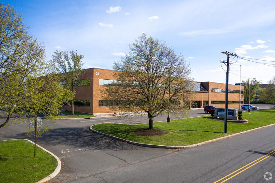 27 Worlds Fair Dr, Somerset, NJ for lease - Building Photo - Image 3 of 7