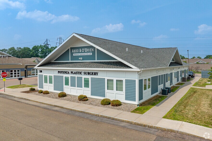 210 Township Blvd, Camillus, NY for sale - Primary Photo - Image 1 of 1