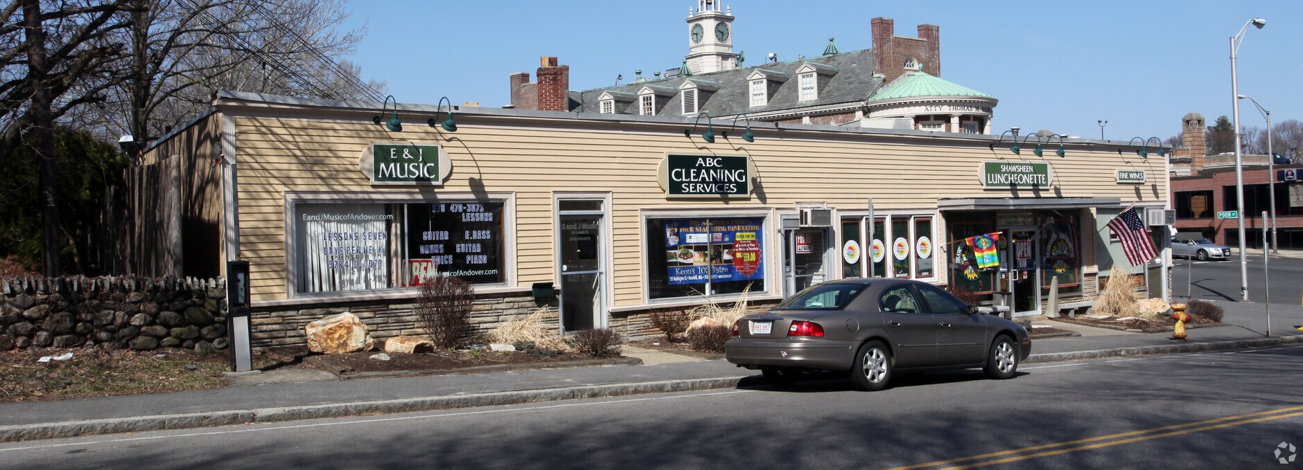 5 Lowell St, Andover, MA 01810