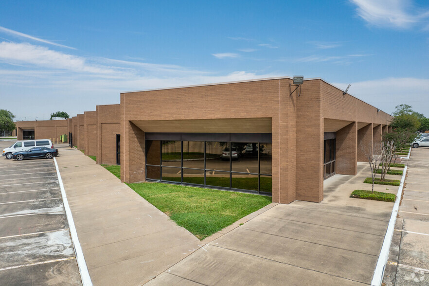 10161 Harwin Dr, Houston, TX for lease - Primary Photo - Image 1 of 5