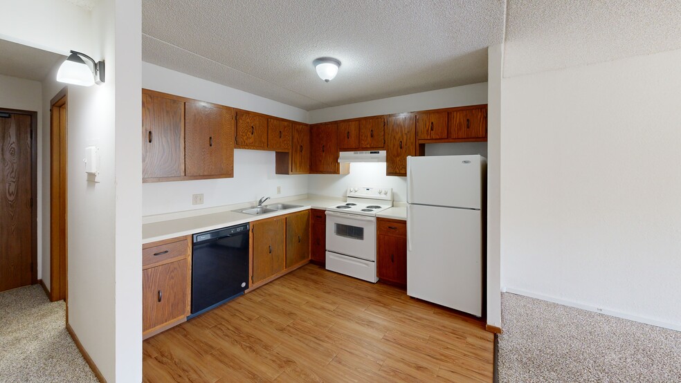 1045 Hiawatha Ave, Hopkins, MN for sale - Matterport 3D Scan - Image 3 of 17