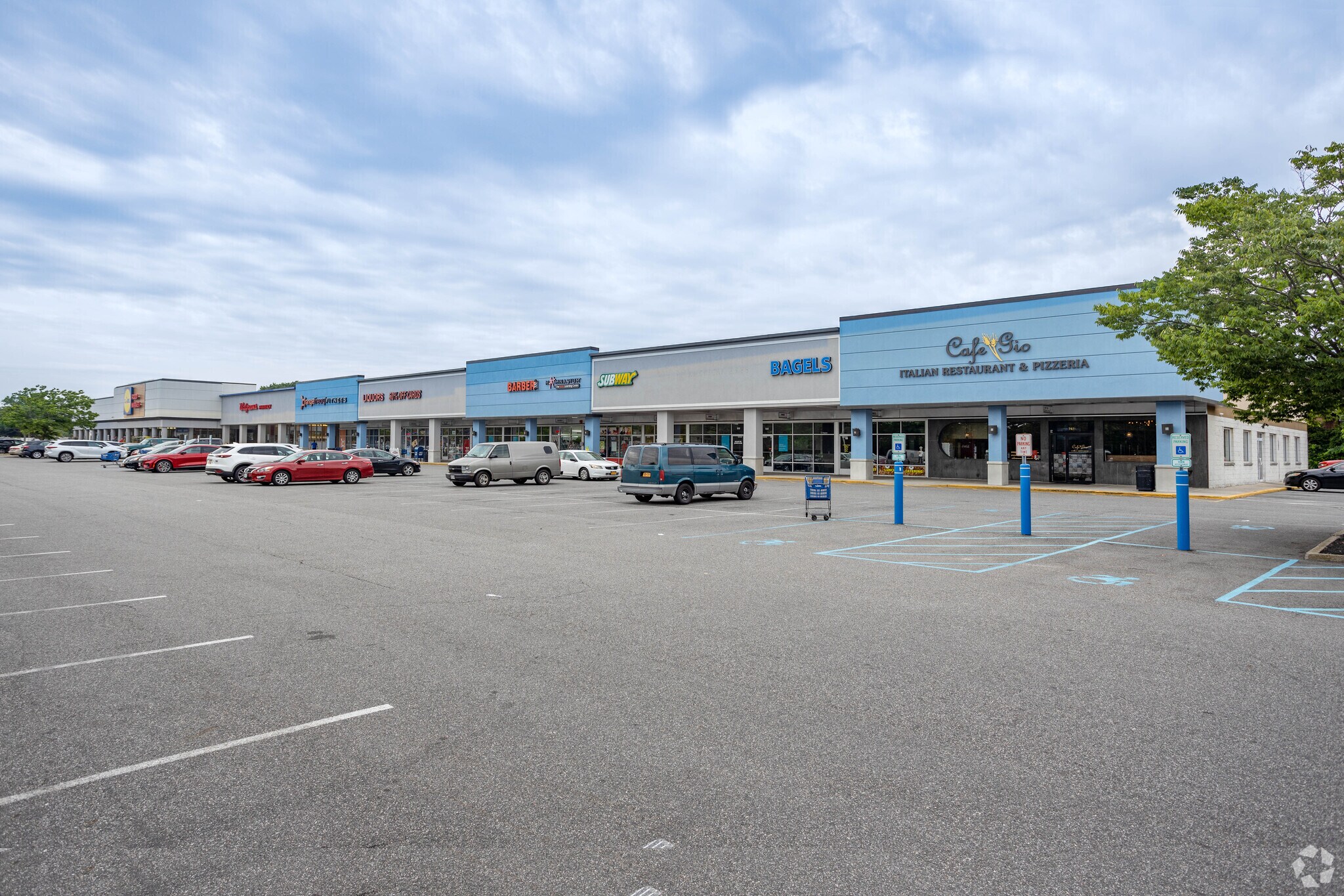 725761 Sunrise Hwy, West Babylon, NY 11704 Hubbard's Commons