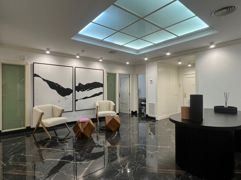 Office in Córdoba, Córdoba for lease - Building Photo - Image 1 of 30