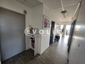 Office in Noisy-le-Grand for sale Interior Photo- Image 1 of 18