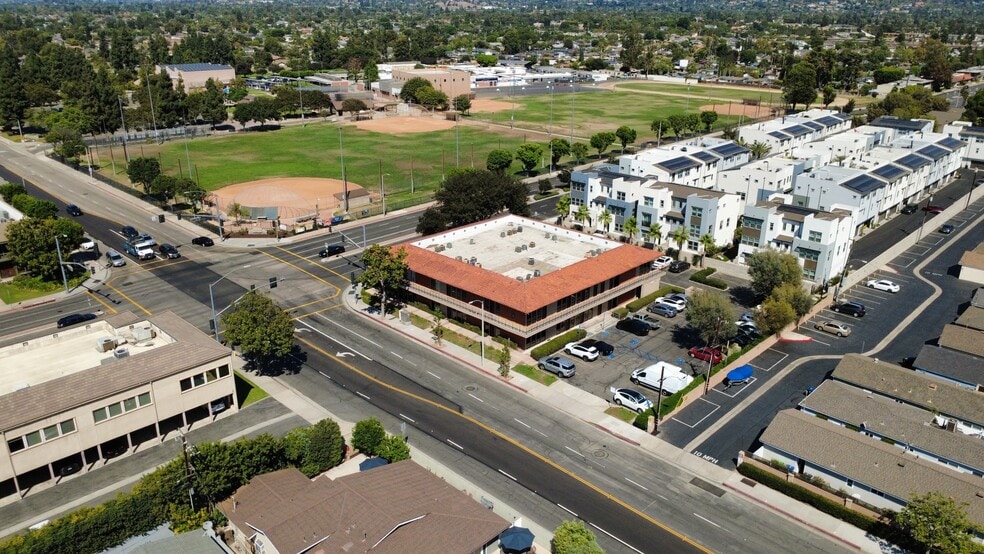 17772 Irvine Blvd, Tustin, CA for lease - Building Photo - Image 2 of 38