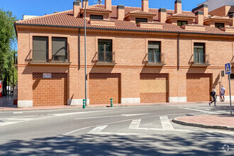 Paseo Val, 1, Alcalá De Henares, Madrid for lease Interior Photo- Image 1 of 2