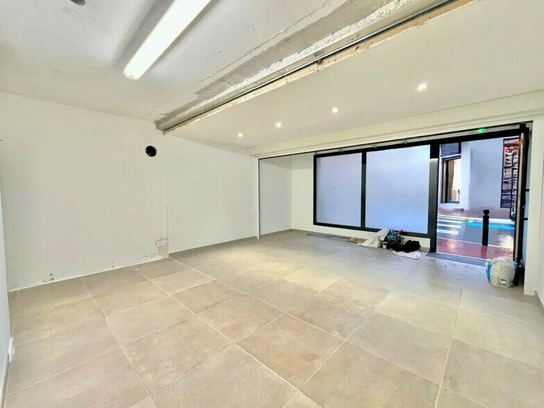 Retail in Cannes for sale - Building Photo - Image 1 of 6