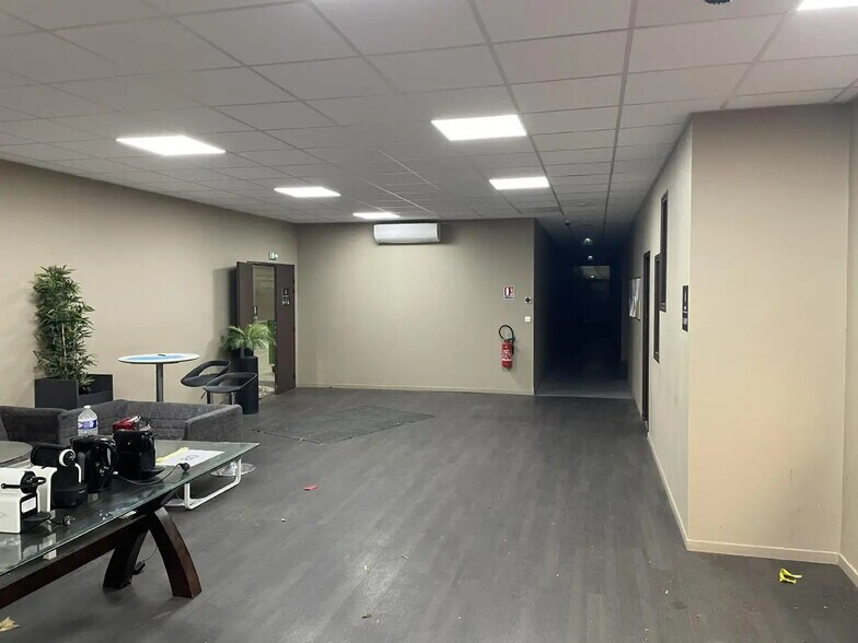 Flex in SAINT-OUEN-L'AUMONE for lease - Building Photo - Image 3 of 7