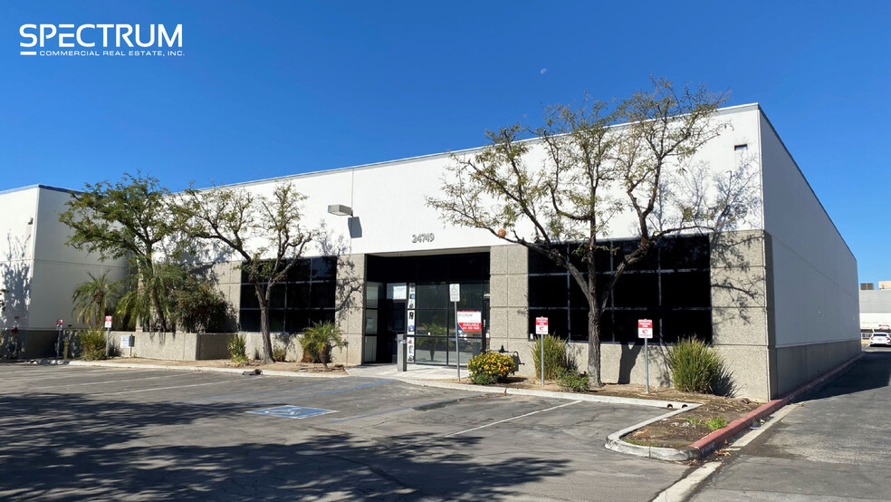 24749 Avenue Rockefeller, Valencia, CA for lease - Building Photo - Image 1 of 5