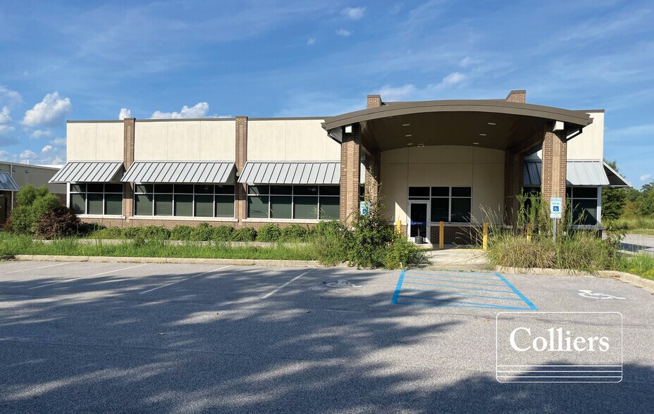 1015 S 4th St, Hartsville, SC 29550