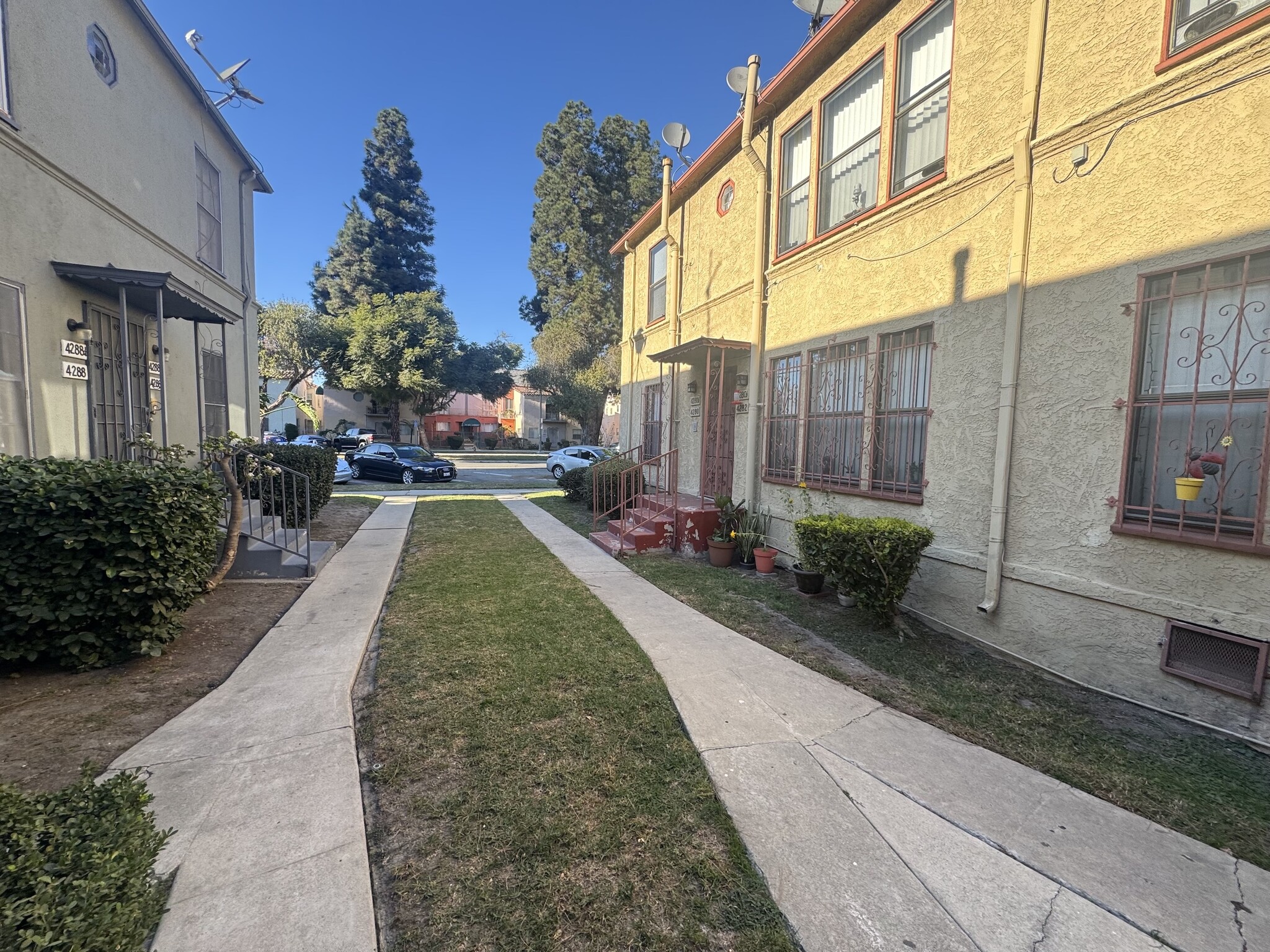 4280 Leimert Blvd, Los Angeles, CA 90008 - Leimert Park 8 Unit | LoopNet