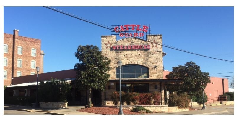 211 S Caddo St, Cleburne, TX for sale - Building Photo - Image 1 of 1