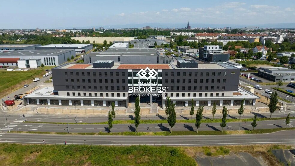 Retail in Strasbourg for lease - Building Photo - Image 3 of 7