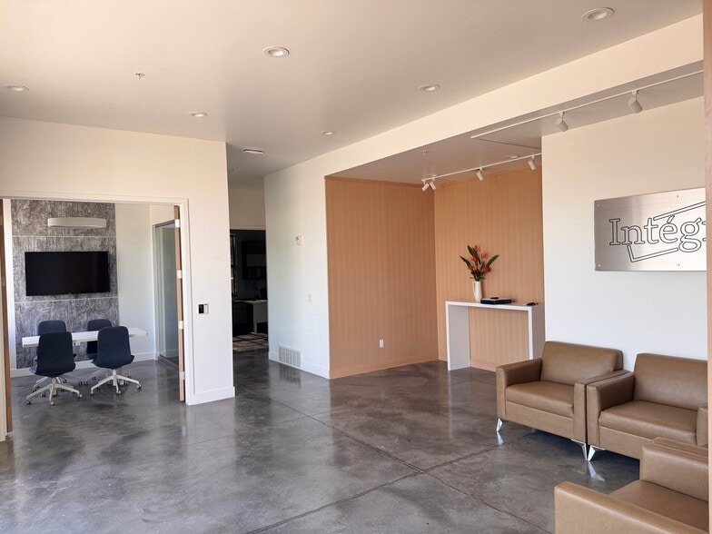 32 S 1800 W, Lindon, UT for lease - Building Photo - Image 3 of 18