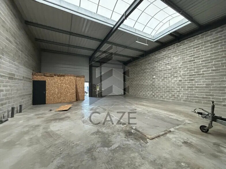 Flex in Saint-André-de-Cubzac for lease - Interior Photo - Image 2 of 5