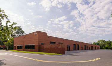 100-166 Business Center Dr, Reisterstown, MD for lease Building Photo- Image 1 of 1