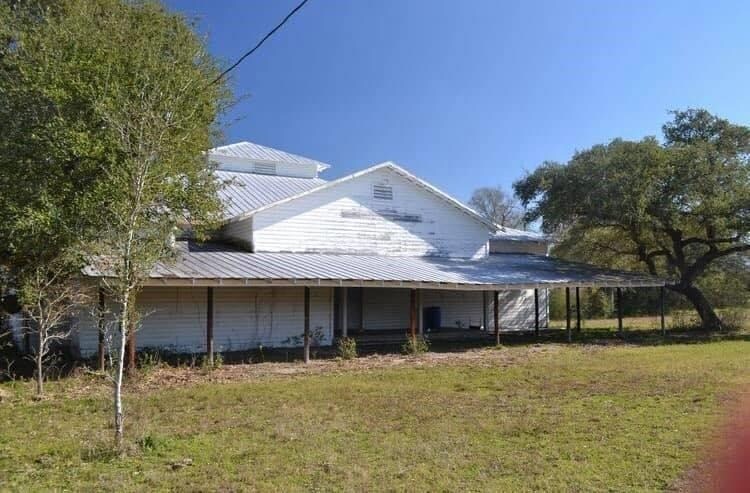 9451 Rosanky Rd, Flatonia, TX for sale Primary Photo- Image 1 of 1