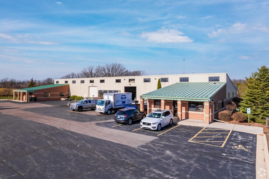 2800 E Progress Dr, West Bend, WI for sale - Primary Photo - Image 1 of 1