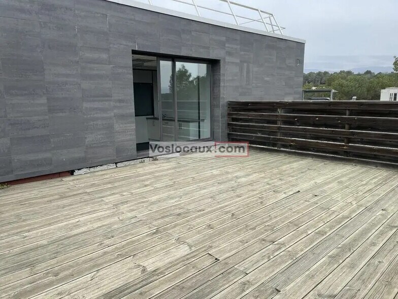 Office in Valbonne for lease - Building Photo - Image 3 of 5