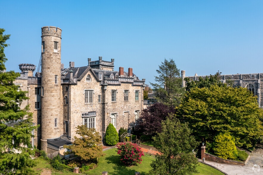 29 Castle Pl, New Rochelle, NY for lease - Primary Photo - Image 1 of 22