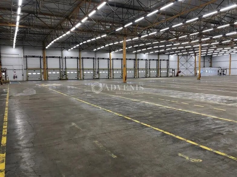 Industrial in Tremblay-en-France for lease - Interior Photo - Image 2 of 7