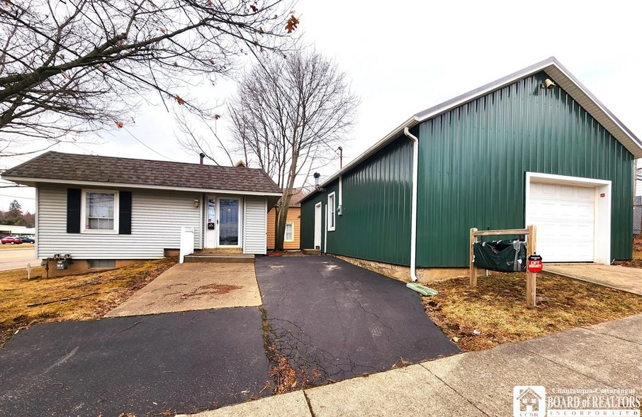 751 Foote Ave, Jamestown, NY for sale - Primary Photo - Image 1 of 1