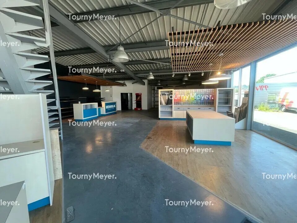 Retail in Lons for lease Interior Photo- Image 1 of 5