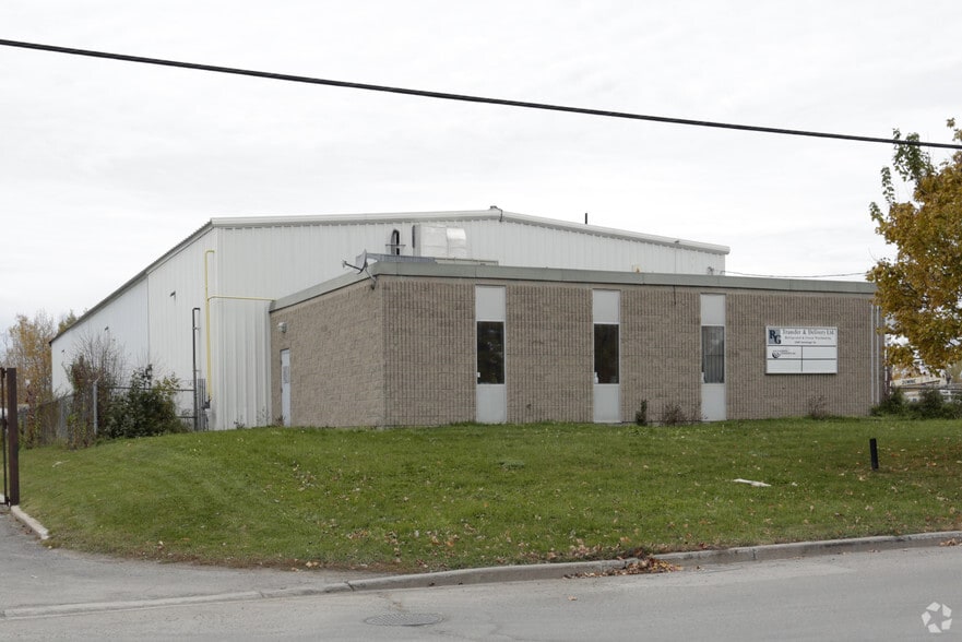 2309 Stevenage Dr, Ottawa, ON for sale - Primary Photo - Image 1 of 1