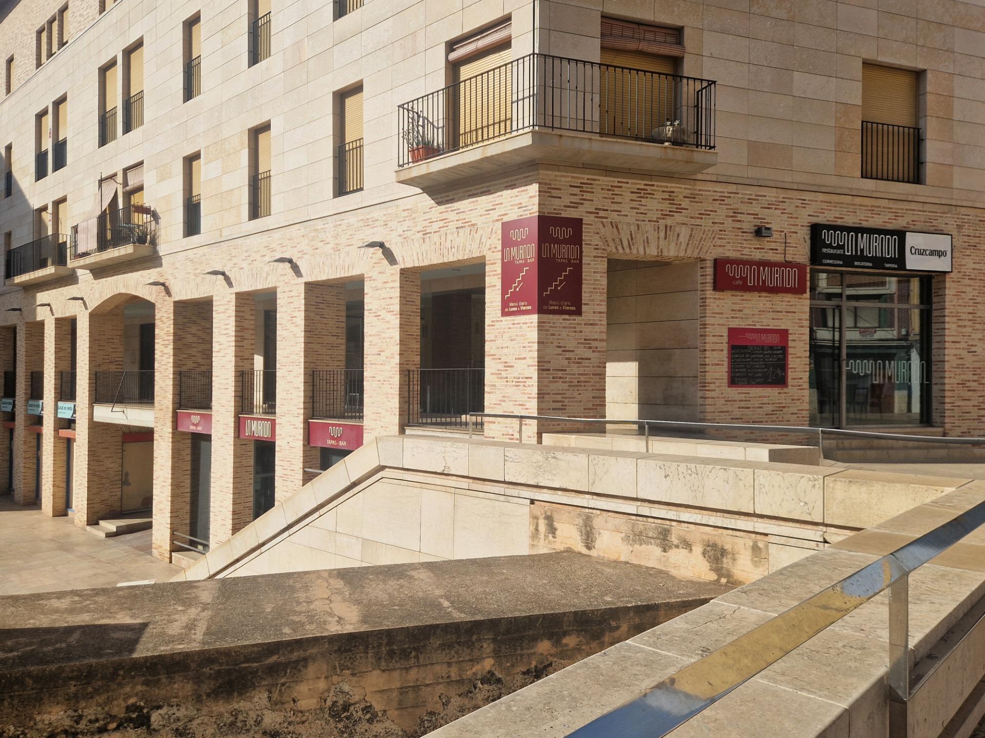 Retail in Alzira for sale Building Photo- Image 1 of 6