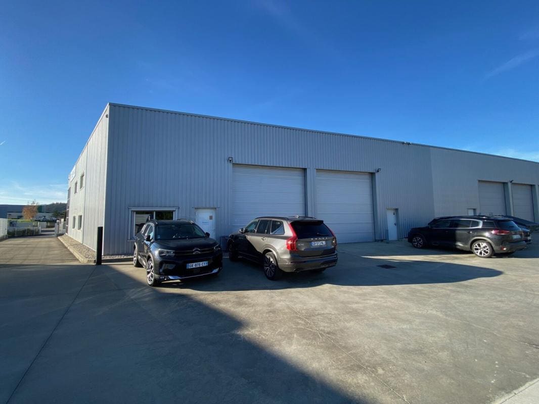 Flex in Vourles for lease Building Photo- Image 1 of 9