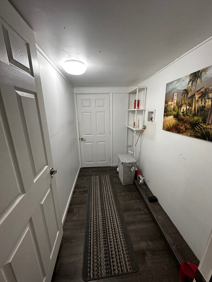 264 Vauxhall St, New London, CT 06320