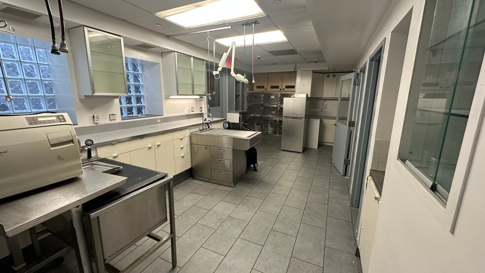 297 W 112th St, New York, NY for lease - Building Photo - Image 2 of 13