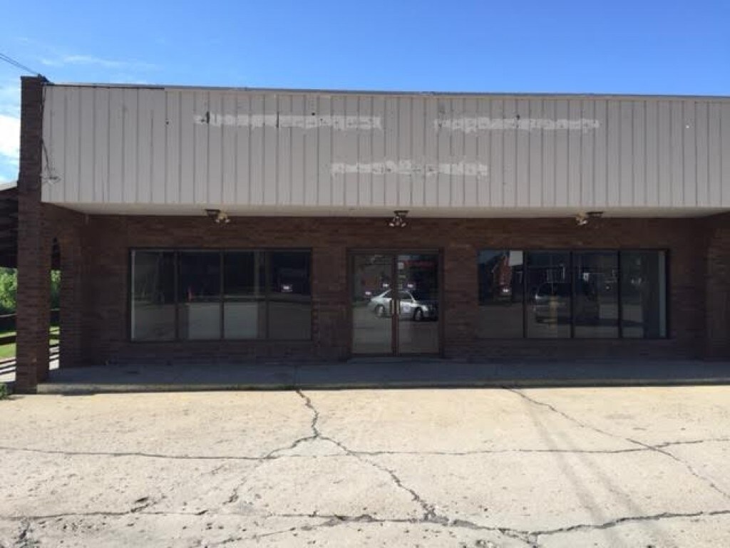 985 W Pershing Rd, Decatur, IL for sale Building Photo- Image 1 of 1