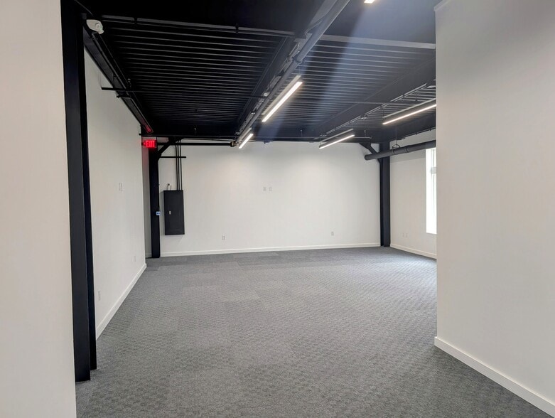 6428 Davis Blvd, North Richland Hills, TX for lease - Interior Photo - Image 3 of 26