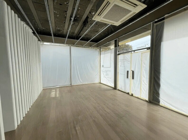 Retail in Saint-Maur-des-Fossés for lease - Interior Photo - Image 1 of 5